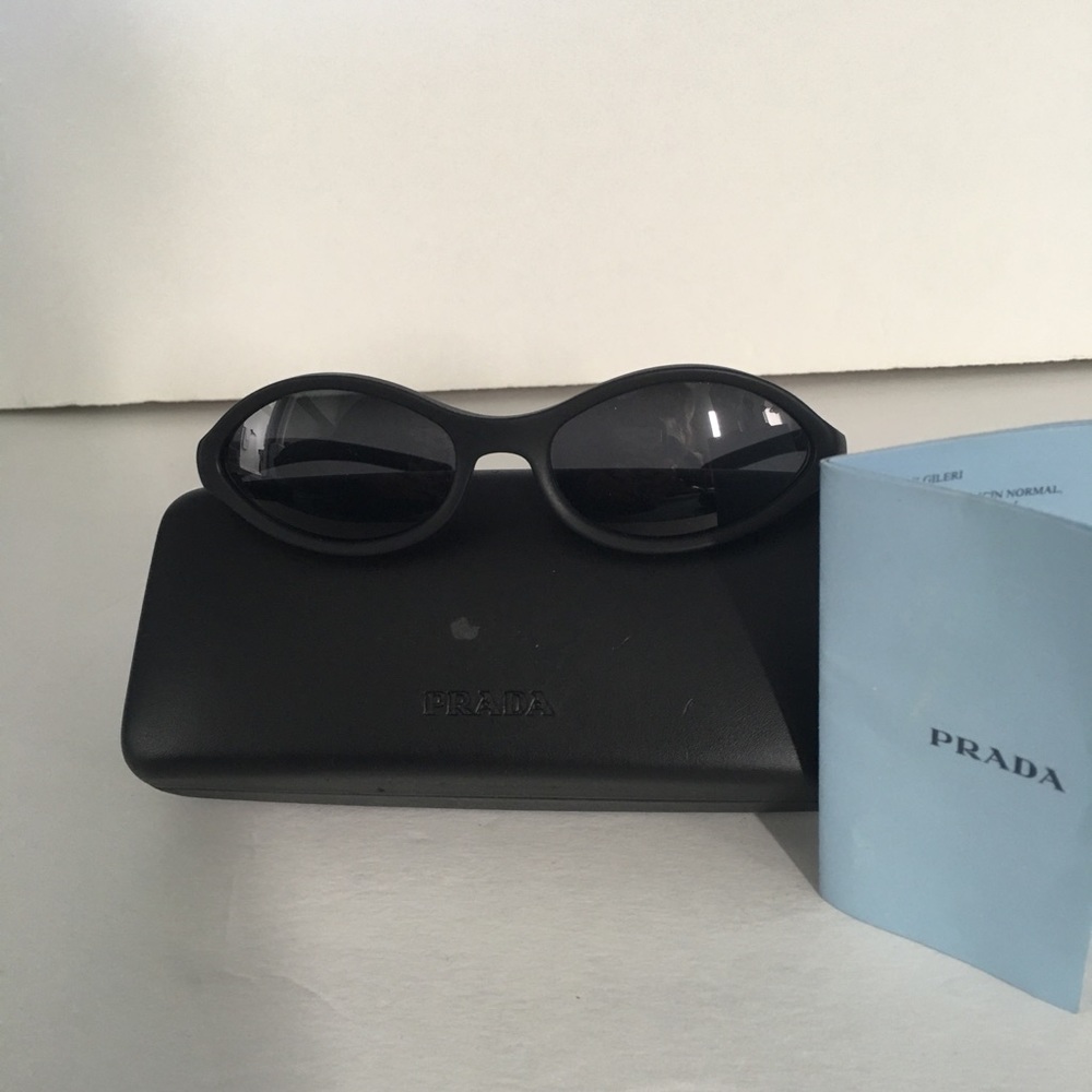 BLACK-PRADA SUNGLASSES - Picture 2 of 7